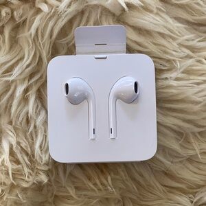 Apple White corded Earbuds